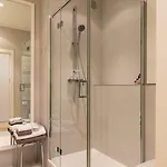 Grand H -f2, Face Vieux- Nice, Terrasse, Ascenseur, Climatisation, Terrace - Center דירה ניס
