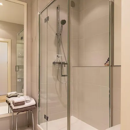 Grand H -f2, Face Vieux- Nice, Terrasse, Ascenseur, Climatisation, Terrace - Center Appartamento Nizza