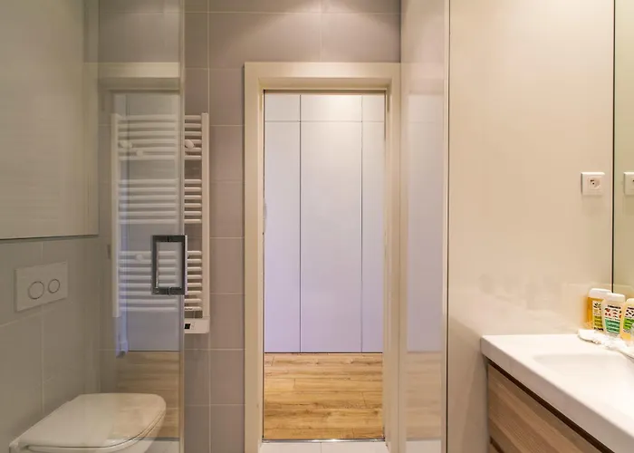 Grand H -f2, Face Vieux- Nice, Terrasse, Ascenseur, Climatisation, Terrace - Center Lägenhet *