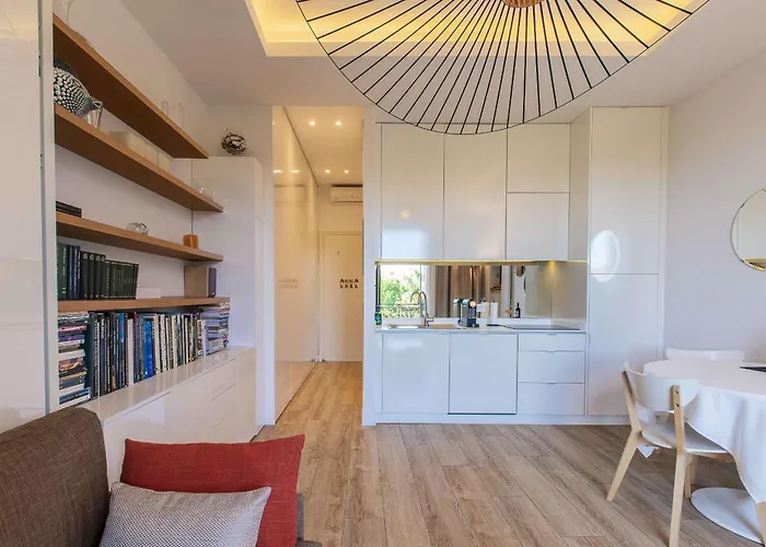 Grand H -f2, Face Vieux- Nice, Terrasse, Ascenseur, Climatisation, Terrace - Center Nice