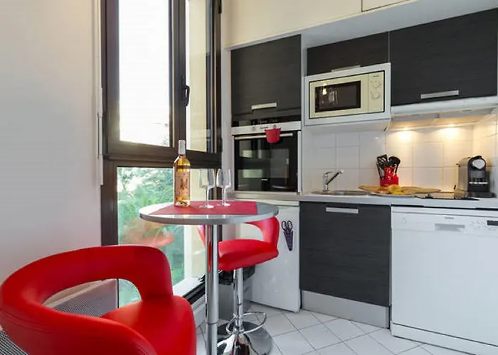 Lägenhet Grand H -f2, Face Vieux- Nice, Terrasse, Ascenseur, Climatisation, Terrace - Center
