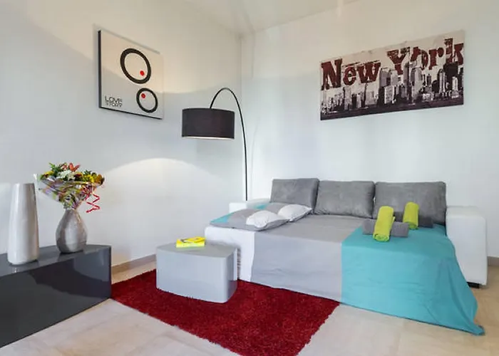 Lägenhet Grand H -f2, Face Vieux- Nice, Terrasse, Ascenseur, Climatisation, Terrace - Center *