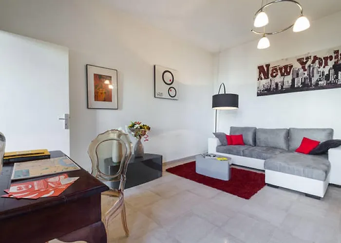 Lägenhet Grand H -f2, Face Vieux- Nice, Terrasse, Ascenseur, Climatisation, Terrace - Center Nice