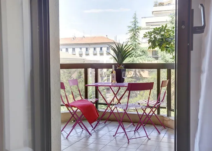 Appartement Grand H -f2, Face Vieux- Nice, Terrasse, Ascenseur, Climatisation, Terrace - Center Nice